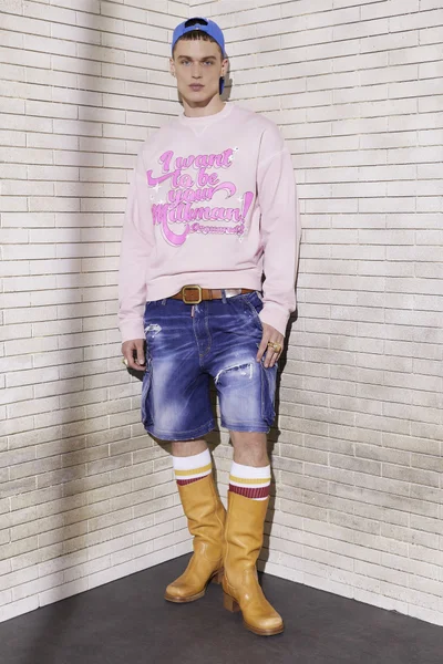 Look 18